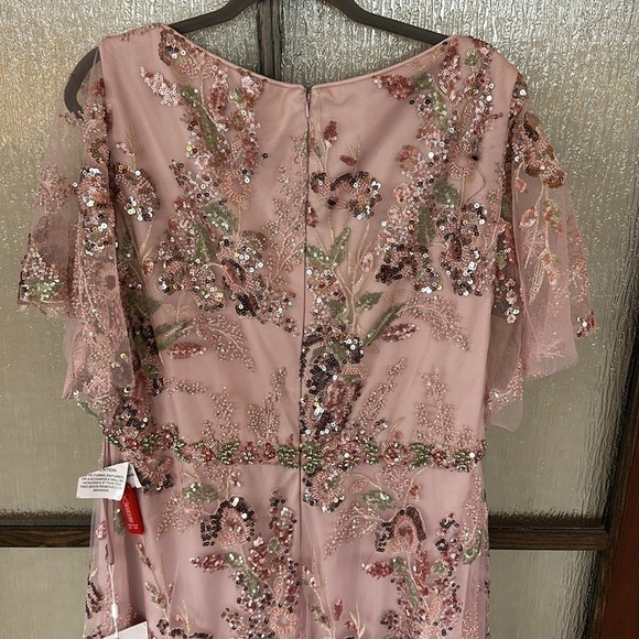 Mac Duggal FLORAL EMBELLISHED SHORT SLEEVE GOWN size 8 Sold ou… - Picture 13 of 17